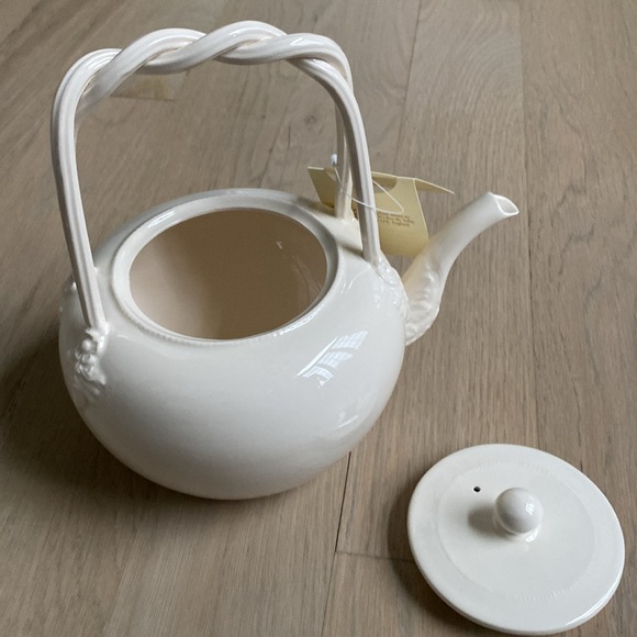 Hartley Greens Leeds Pottery Chocolate Kettle and Lid with Stand - Picture 11 of 12